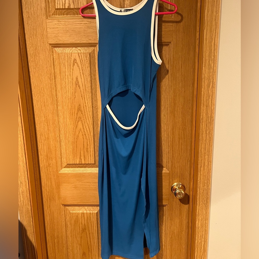 Blue Sheath Dress with Crew Neck for a Night Out